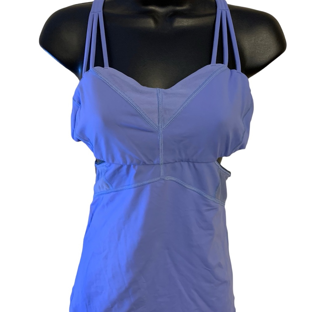 Lululemon Top Like New Condition. No pads
